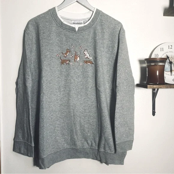 90s Kitties 🐈⬛ playing with butterflies 🦋 embroidered Crewneck Sweatshirt - Picture 5 of 7